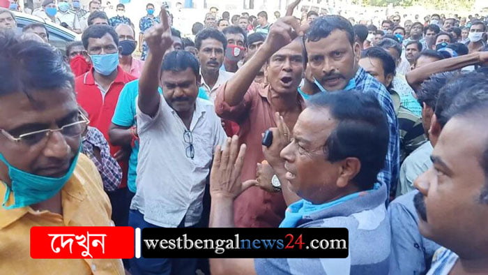 অনুব্রত মন্ডলের সভাস্থলে হুলুস্থুল - West Bengal News 24 অনুব্রত মন্ডলের সভাস্থলে হুলুস্থুল - West Bengal News 24