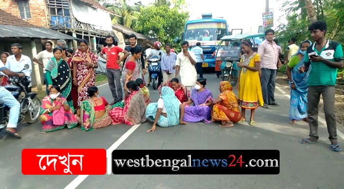 এলাকায় বিদ্যুতের না থাকার দাবিতে পথ অবরোধ করল গ্রামবাসীরা - West Bengal News 24