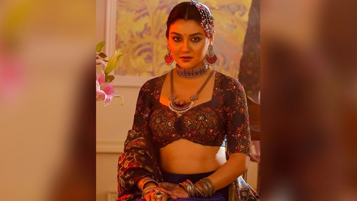 কলকাতা ছাড়া পূজা ভাবতেই পারি না: জয়া আহসান - West Bengal News 24
