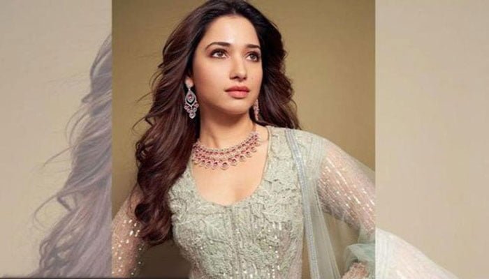 মোটা অঙ্কের পারিশ্রমিক নিচ্ছেন তামান্না - West Bengal News 24
