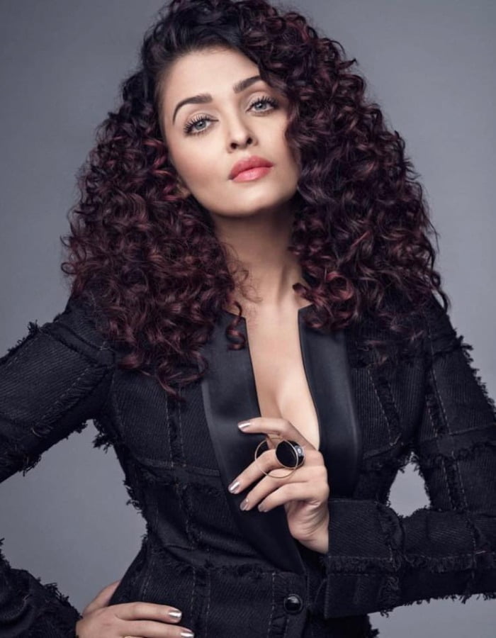 সাতচল্লিশেও লাখো তরুণের ‘স্বপ্নকন্যা’ - West Bengal News 24