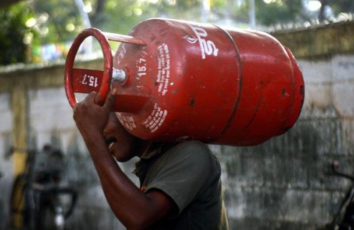 গ্যাস কিনলে ছাড় পাবেন ৫০০ টাকা, কি ভাবে জানেন কী? - West Bengal News 24