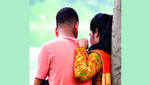 পরকীয়ার টানাপোড়েনে প্রেমিকার বাড়ির সামনে গলায় ফাঁস দিয়ে আত্মঘাতী পিংলার যুবক - West Bengal News 24