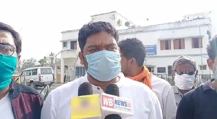 কাকদ্বীপে বিজেপি নেতার বাড়ি ভাঙচুর অভিযোগের তীর তৃণমূলের দিকে! - West Bengal News 24 কাকদ্বীপে বিজেপি নেতার বাড়ি ভাঙচুর অভিযোগের তীর তৃণমূলের দিকে! - West Bengal News 24