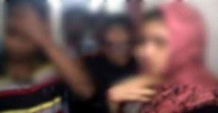 প্রেমিকার সঙ্গে আপত্তিকর অবস্থায় ধরা প্রেমিক, ৫০ হাজারে মীমাংসা - West Bengal News 24