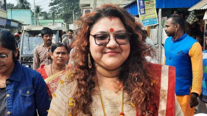 তৃতীয়বারের জন্য মুখ্যমন্ত্রী হবেন মমতা, কালীঘাটে পুজো সুজাতার - West Bengal News 24