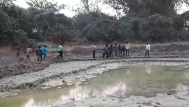 কুল খাওয়ার টোপ দিয়ে শিশুকন্যাকে ডেকে নিয়ে নির্যাতনের পর পাঁকে পুঁতল প্রতিবেশী শুভেন্দু ! - West Bengal News 24