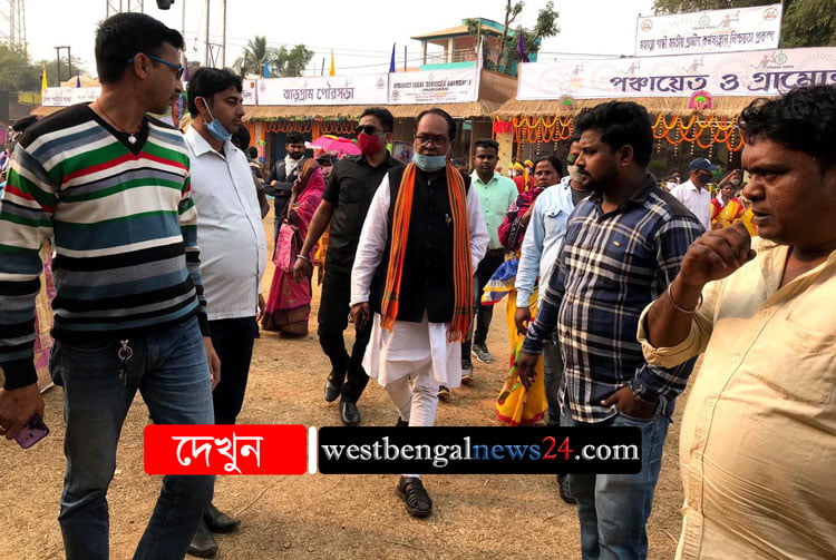 রাজ্য সরকারের উৎসবে বিজেপি সাংসদ! - West Bengal News 24