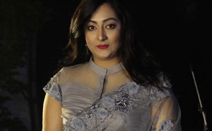 প্রেম-বিয়ের প্রলোভনে স্বর্ণার প্রতারণা - West Bengal News 24 প্রেম-বিয়ের প্রলোভনে স্বর্ণার প্রতারণা - West Bengal News 24