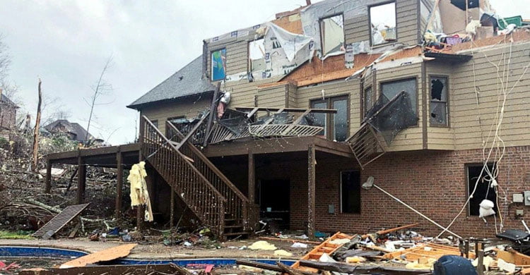 যুক্তরাষ্ট্রে টর্নেডোর তাণ্ডবে নিহত ৫, বিদ্যুৎবিচ্ছিন্ন বহু এলাকা - West Bengal News 24 যুক্তরাষ্ট্রে টর্নেডোর তাণ্ডবে নিহত ৫, বিদ্যুৎবিচ্ছিন্ন বহু এলাকা - West Bengal News 24