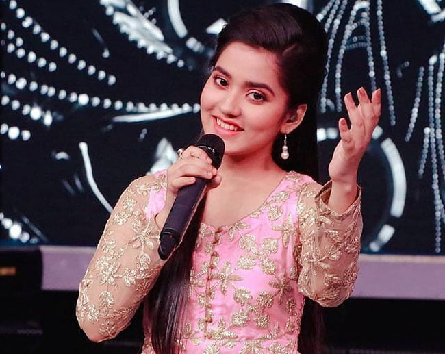 সারেগামায় চ্যাম্পিয়ন হননি অনুষ্কা, ফেসবুকে তুলকালাম - West Bengal News 24 সারেগামায় চ্যাম্পিয়ন হননি অনুষ্কা, ফেসবুকে তুলকালাম - West Bengal News 24