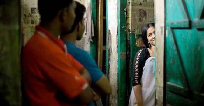 শিক্ষকতা ছেড়ে পতিতাবৃত্তি, ঘণ্টায় ২৭ হাজার টাকা নেন শিক্ষিকা! - West Bengal News 24