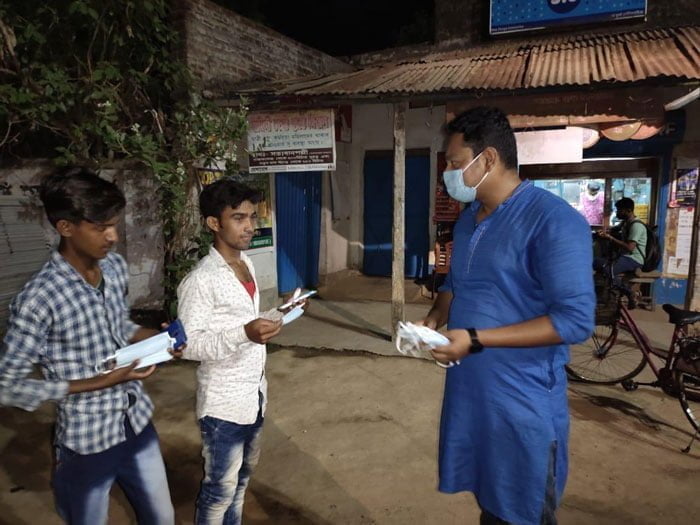 করোনায় মৃতদের শোকে সচেতনতার বার্তা টিএমসিপির - West Bengal News 24