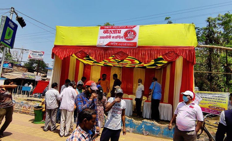 ঠা-ঠা রোদে পথচারীদের জন্য বিনামূল্যে শরবত-লস্যি - West Bengal News 24