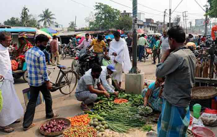 বাজার খোলা বেলা ১০টার পরও, বহরমপুরে আটক ৩৫ জন - West Bengal News 24