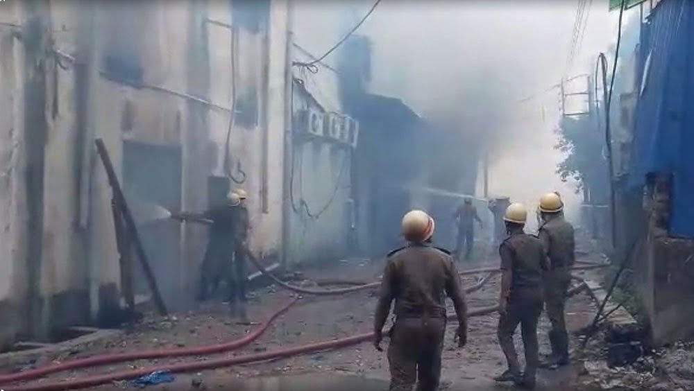 ৪৮ ঘণ্টা পর নিউ ব্যারাকপুরে উদ্ধার চার শ্রমিকের ঝলসানো মৃতদেহ - West Bengal News 24 ৪৮ ঘণ্টা পর নিউ ব্যারাকপুরে উদ্ধার চার শ্রমিকের ঝলসানো মৃতদেহ - West Bengal News 24