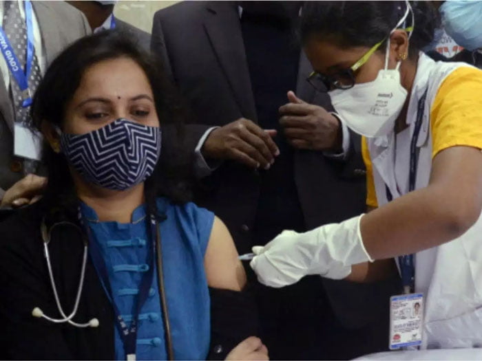 বিনামূল্যে রাজ্য ও কেন্দ্রশাসিত অঞ্চলগুলিকে প্রায় ২ কোটি টিকার ডোজ পাঠাবে কেন্দ্র - West Bengal News 24