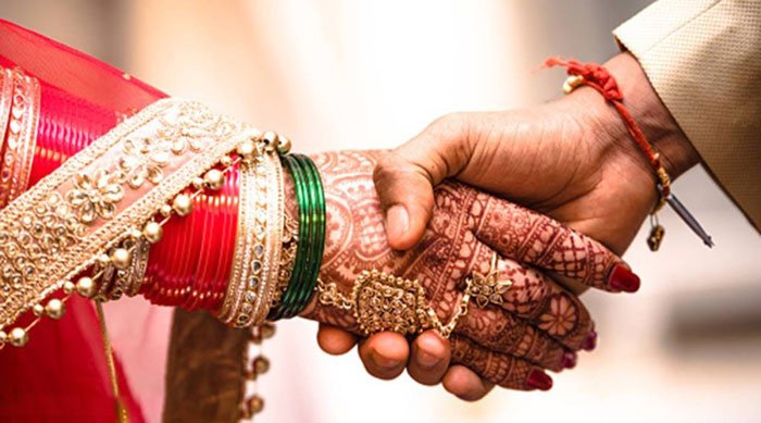 বিয়ের নেমন্তন্ন না পাওয়ায় বাবাসহ বরকে কোপালো প্রতিবেশীরা - West Bengal News 24