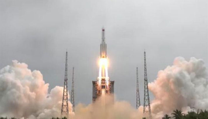 নিয়ন্ত্রণ হারিয়ে পৃথিবীতে ধেয়ে আসছে চীনা রকেটের ১০০ ফুট অংশ - West Bengal News 24