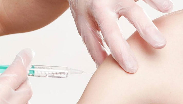 এক নারীকে ভুল করে ৬ ডোজ করোনার টিকা! অতঃপর … - West Bengal News 24