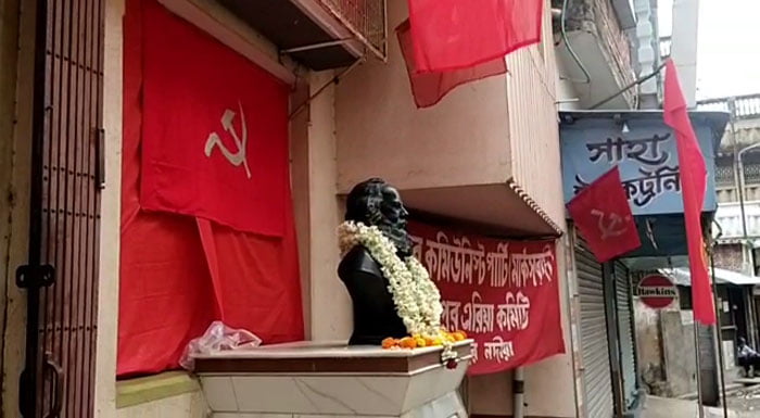 সদ্য সমাপ্ত নির্বাচনের পরাজয় মাথায় নিয়েই করোনা পরিস্থিতি মোকাবেলায় রেড ভলেন্টিয়ার গঠনের মাধ্যমে মানুষের সেবায় - West Bengal News 24 সদ্য সমাপ্ত নির্বাচনের পরাজয় মাথায় নিয়েই করোনা পরিস্থিতি মোকাবেলায় রেড ভলেন্টিয়ার গঠনের মাধ্যমে মানুষের সেবায় - West Bengal News 24