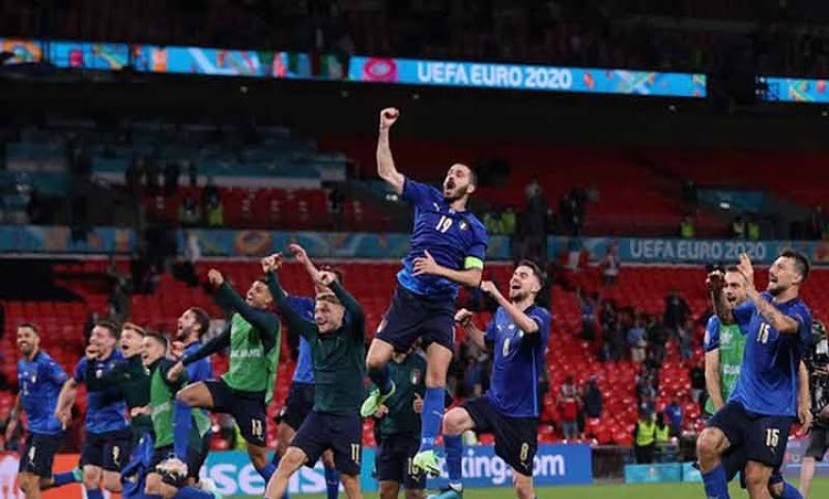 রেকর্ড গড়ে কোয়ার্টার ফাইনালে মানচিনির দল - West Bengal News 24