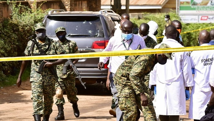 উগান্ডায় মন্ত্রীর গাড়িতে বন্দুক হামলা, মেয়েসহ নিহত ২ - West Bengal News 24