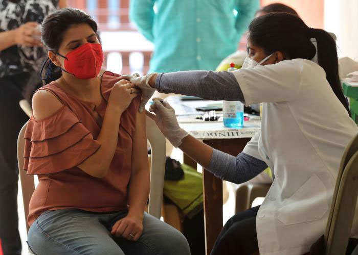 রাজ্যের জনসংখ্যা অনুযায়ী দেওয়া হবে ভ্যাকসিন, ফ্রি ভ্যাকসিনের নয়া গাইডলাইন কেন্দ্রের - West Bengal News 24 রাজ্যের জনসংখ্যা অনুযায়ী দেওয়া হবে ভ্যাকসিন, ফ্রি ভ্যাকসিনের নয়া গাইডলাইন কেন্দ্রের - West Bengal News 24