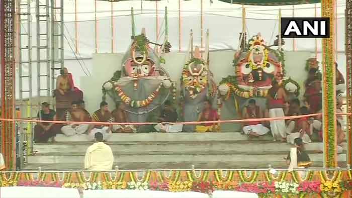 এ বছর কোনো ভক্তসমাগম ছাড়াই পালিত হচ্ছে জগন্নাথের স্নানযাত্রা, থাকছে লাইভ স্ট্রিমিংয়ের ব্যবস্থা - West Bengal News 24