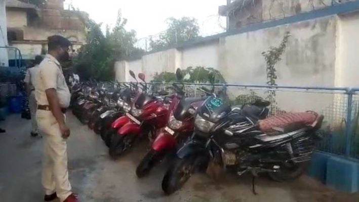 বীরভূম পুলিশের বড় সাফল্য, উদ্ধার হল চুরি যাওয়া ১৪টি মোটরবাইক যার আনুমানিক বাজারদর ১০ লক্ষ টাকা - West Bengal News 24