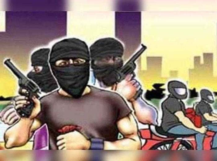 ফিল্মি কায়দায় বিহারে কেন্দ্রীয় মন্ত্রীর বাড়ির কাছের ব্যাঙ্কে ১ কোটি ১৯ লক্ষ টাকা ডাকাতি - West Bengal News 24