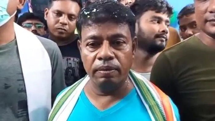 তৃণমূলে আত্মসমর্পণ না করলে মিলবে না ১০০ দিনের কাজ, হুঁশিয়ারি ভাঙড়ের শাসক দলের নেতার - West Bengal News 24 তৃণমূলে আত্মসমর্পণ না করলে মিলবে না ১০০ দিনের কাজ, হুঁশিয়ারি ভাঙড়ের শাসক দলের নেতার - West Bengal News 24