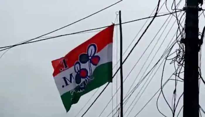 ‘গদ্দার’ দের তৃণমূলে ফেরানো যাবে না!‌ মুর্শিদাবাদ জেলা পরিষদের শীর্ষ নেতৃত্বকে চিঠি জেলা নেতাদের - West Bengal News 24