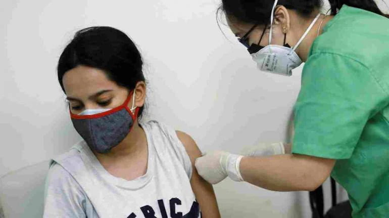 টিকা না নিলে বেতন পাবেন না সরকারি কর্মচারীরা - West Bengal News 24