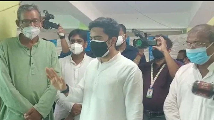 ‘মহামারী আইন প্রধানমন্ত্রী মোদির বিরুদ্ধে প্রয়োগ করা উচিত’ : অভিষেক - West Bengal News 24 ‘মহামারী আইন প্রধানমন্ত্রী মোদির বিরুদ্ধে প্রয়োগ করা উচিত’ : অভিষেক - West Bengal News 24