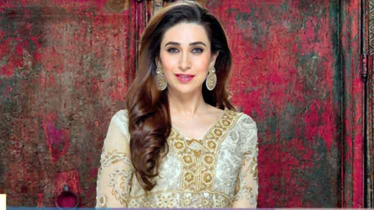 Karisma Kapoor : সেই চুম্বনের কথা আজও ভুলতে পারিনি : কারিশমা - West Bengal News 24