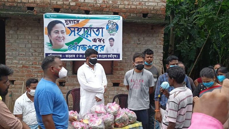 বাসিন্দাদের দুয়ারে প্রোটিন খাবার নিয়ে হাজির তৃণমূল - West Bengal News 24