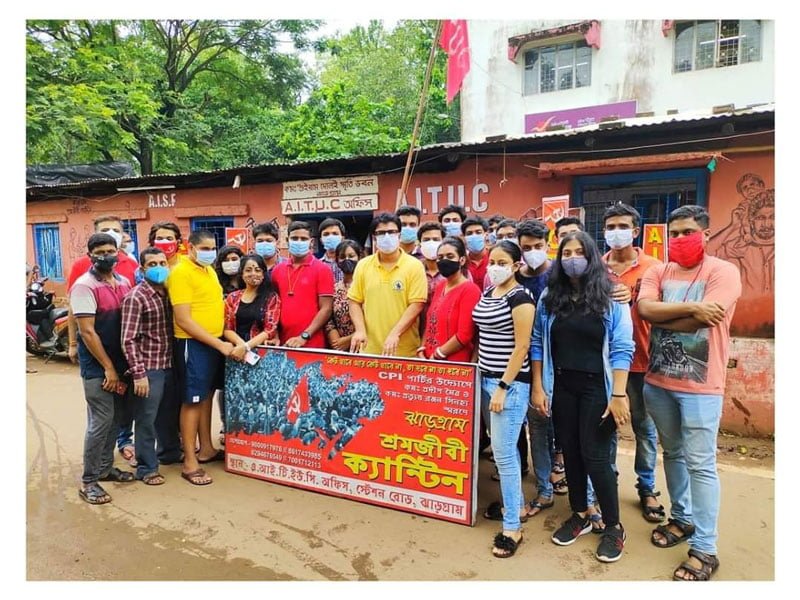 ঝাড়গ্রাম শ্রমজীবী ক্যান্টিনের ২৫০ তম দিনে অভিনেতা দেবদূত ঘোষ - West Bengal News 24