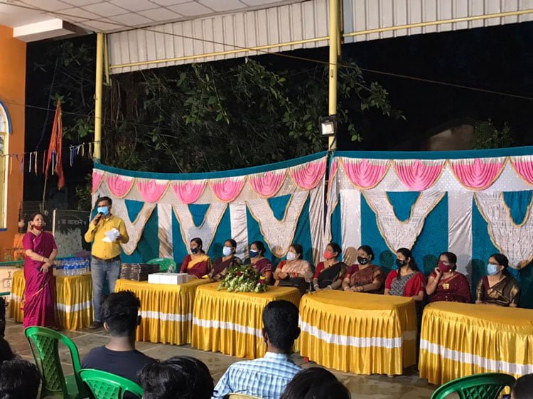 করোনা যোদ্ধাদের সংবর্ধনা দিলেন করোনা জয়ী দম্পতি - West Bengal News 24