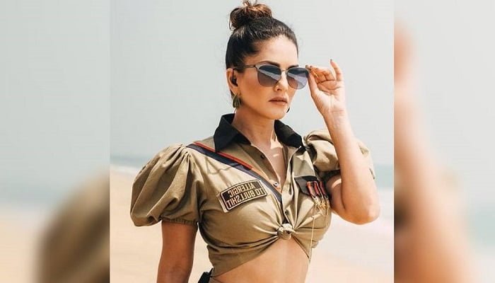 Sunny Leone : জেমস বন্ডের চরিত্রে সানি লিওন! - West Bengal News 24 Sunny Leone : জেমস বন্ডের চরিত্রে সানি লিওন! - West Bengal News 24