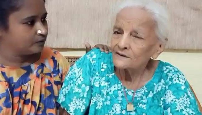 অসুস্থ মা-কে স্টেশনে রেখে চলে গেল মেয়ে, অবশেষে বৃদ্ধার খোঁজ মিলল মুম্বই-এ - West Bengal News 24