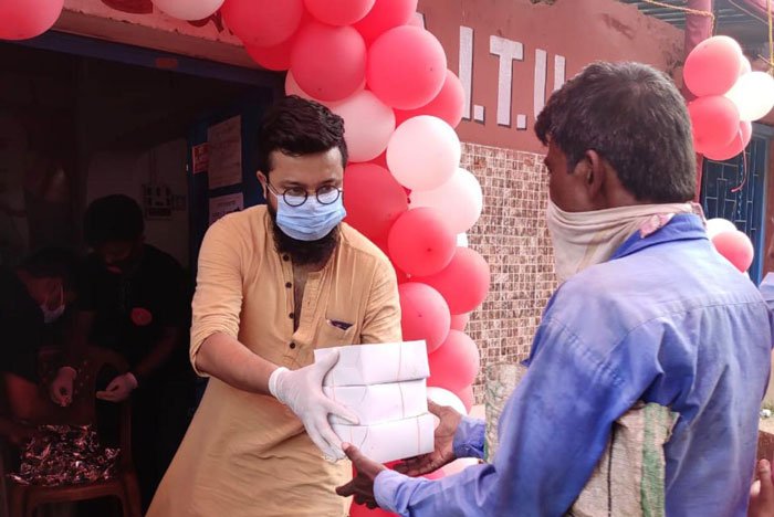 বছর ঘুরে ঝাড়গ্রাম শ্রমজীবী ক্যান্টিনের তিনশো দিন - West Bengal News 24