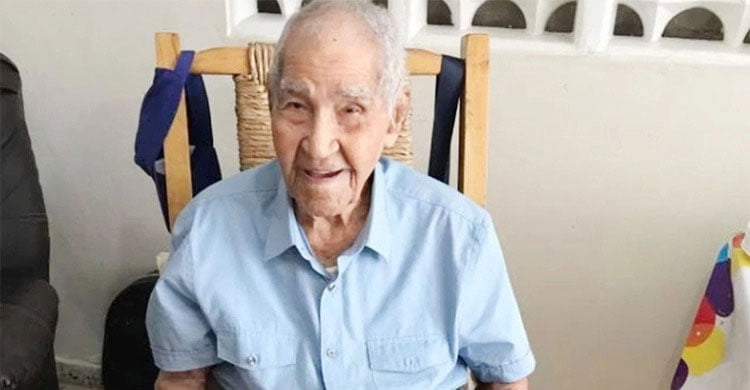 গিনেস বুকে নাম লেখালেন বিশ্বের সবচেয়ে বয়স্ক ব্যক্তি - West Bengal News 24