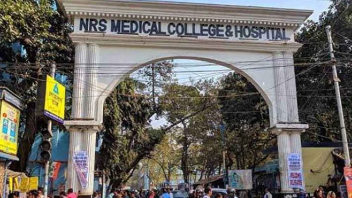 ডোমের চাকরি করতে আবেদন ইঞ্জিনিয়ার-সহ উচ্চশিক্ষিতদের, এনআরএসে দু’হাজারের বেশি আর্জি জমা - West Bengal News 24