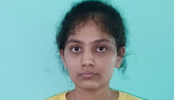 উচ্চমাধ্যমিকে প্রথম হওয়া রুমানা সুলতানার ধর্মের উল্লেখ নিয়ে বিতর্কে শিক্ষা সংসদের সভানেত্রী মহুয়া দাস - West Bengal News 24