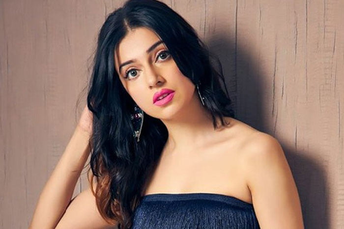 স্বামীর কাণ্ডে বিড়ম্বনায় পড়েছেন বলিউডের যে তারকারা - West Bengal News 24