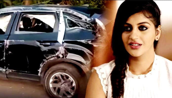 Yashika Aanand Accident : বড় পথ দুর্ঘটনায় তামিল অভিনেত্রী যশিকা আনন্দ, ঘটনাস্থলে মৃত্যু বন্ধুর - West Bengal News 24
