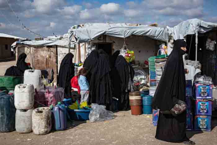 অনলাইনে বিয়ে করে বন্দিশিবির থেকে পালাচ্ছেন আইএস নারীরা - West Bengal News 24 অনলাইনে বিয়ে করে বন্দিশিবির থেকে পালাচ্ছেন আইএস নারীরা - West Bengal News 24