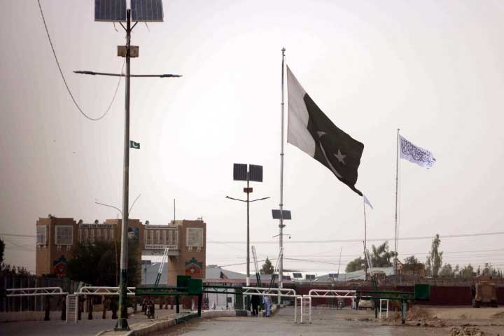 পাকিস্তানের সীমান্তবর্তী শহর দখলে নিলো তালেবান - West Bengal News 24 পাকিস্তানের সীমান্তবর্তী শহর দখলে নিলো তালেবান - West Bengal News 24