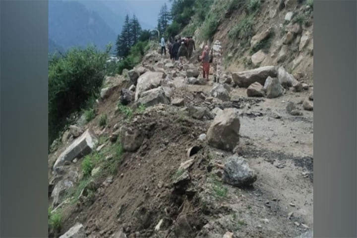 Himachal Pradesh Landslide : হিমাচলে পাহাড় ধসে ৯ পর্যটকের মৃত্যু (ভিডিও সংযুক্ত) - West Bengal News 24